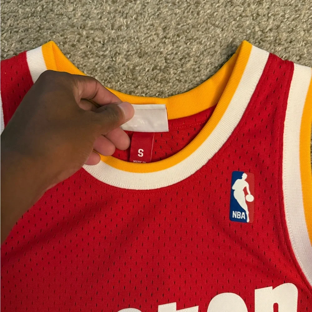Mitchell & Ness Hakeem Olajuwon Houston Jersey - Picture 3 of 6